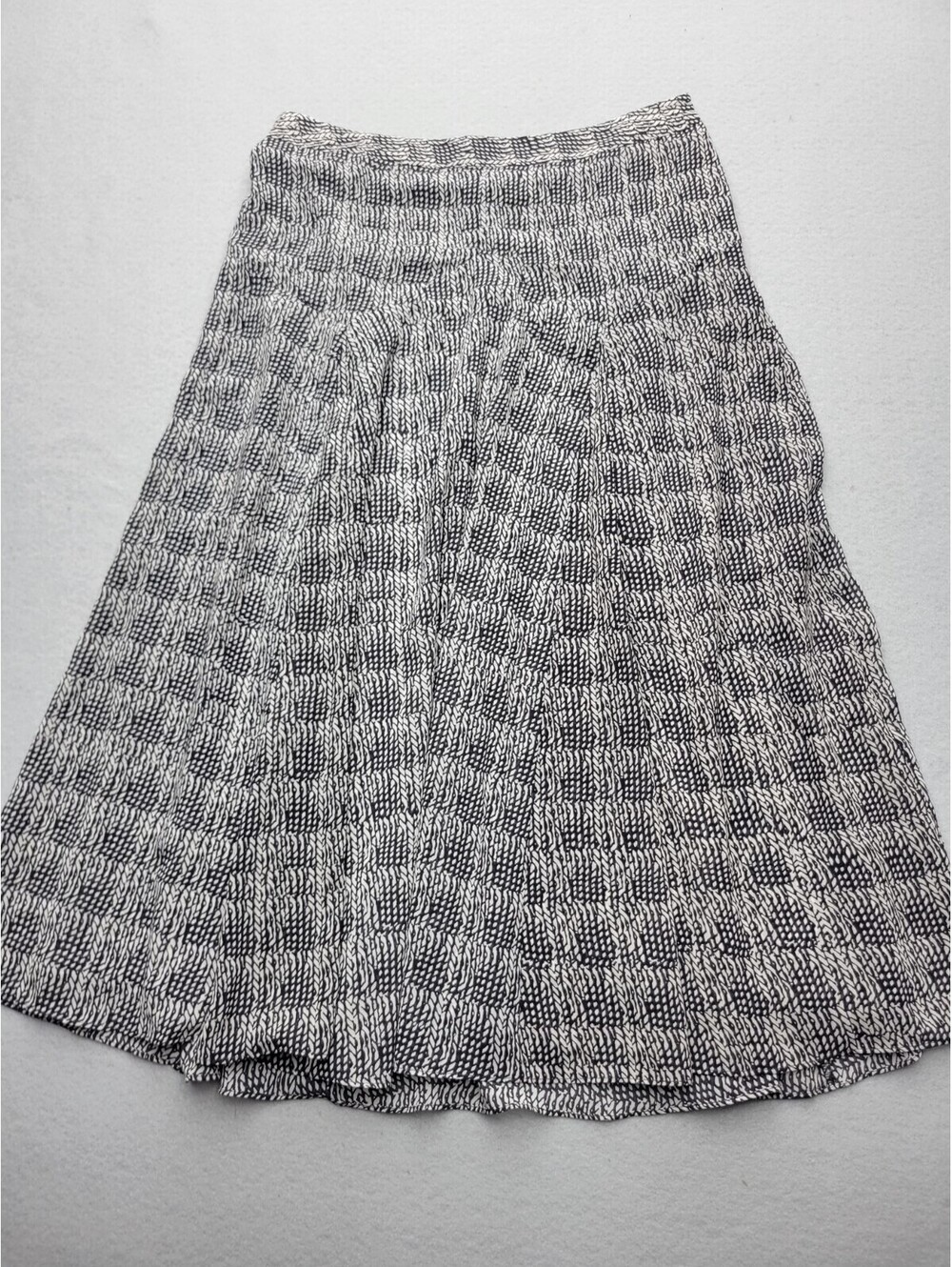Cabi Women's Skirt Size 10 Black Flare Knit Woven Polyester China
